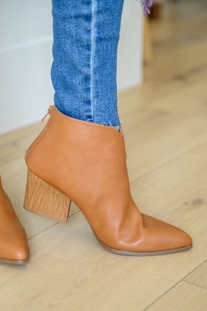 No Doubt Notched Ankle Boots In Brown